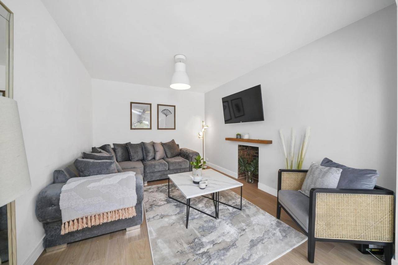 Clarence House-Windsor-Parking-5 bed in Windsor, Berkshire