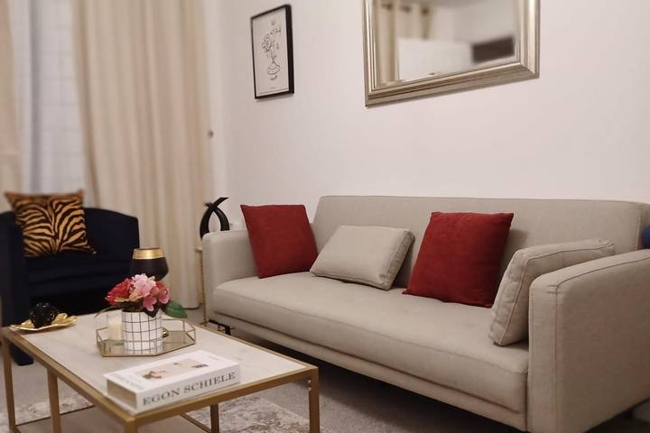 Holiday rental for 4 people, with garden and terrace, child-friendly in Coventry