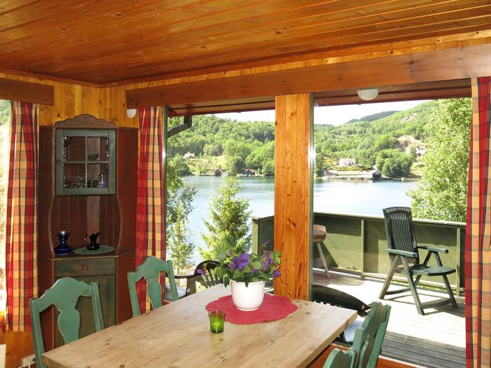Ferienhaus für 6 Personen, mit Terrasse und Seeblick sowie Garten in Lyngdal - 3