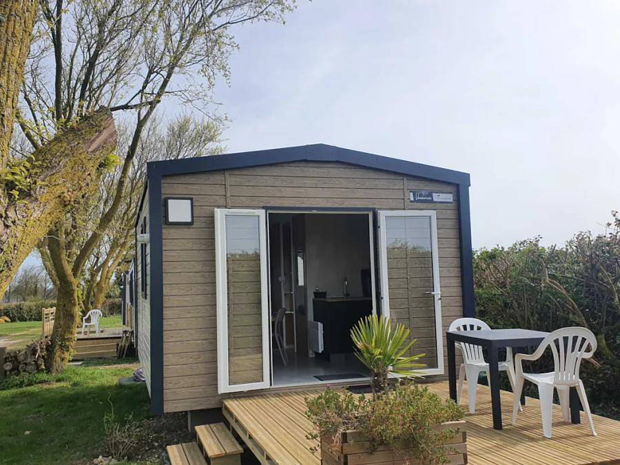 Camping La Ferme du Bord de Mer - Mobilhome 2 personas - Bora con terraza 1 dormitorio in Gatteville-le-Phare, Región de Cherbourg