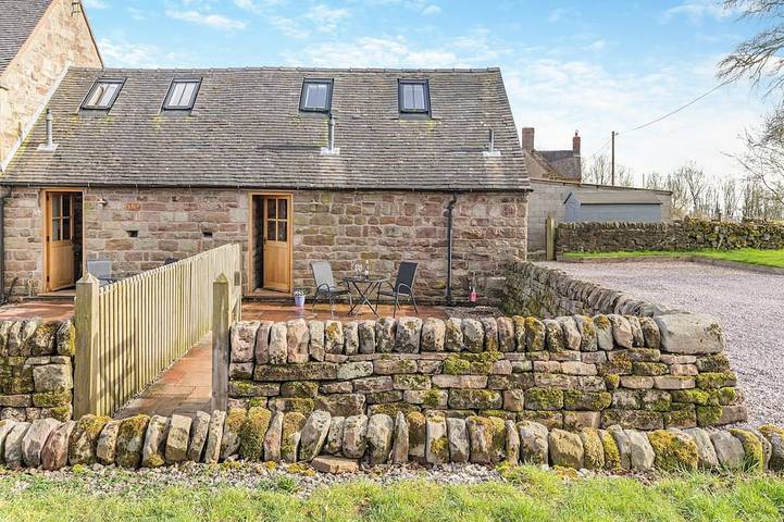 Cottage for 2 people, with garden in Alton Towers
