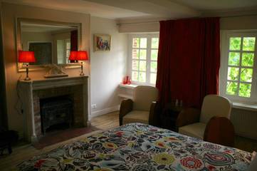 Chambre d’hôte pour 2 personnes, avec jardin ainsi que terrasse et vue à Avernes-Saint-Gourgon