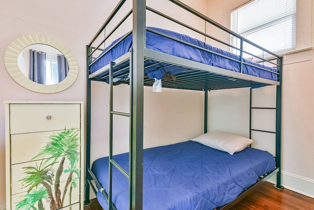 Flip Flop Flamingo im Herzen von Galveston - Private Hot Tub, Fahrräder. in Galveston Island, Galveston