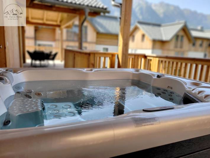 Ferienwohnung für 6 Personen, mit Balkon und Whirlpool sowie Garten und Sauna in Tauplitz