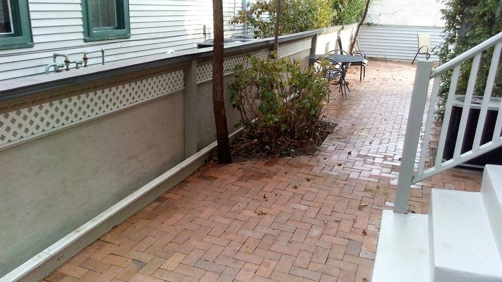 Ganze Wohnung, Cityplex Studio # 3, 1. Stock Einheit in New Albany, Indiana