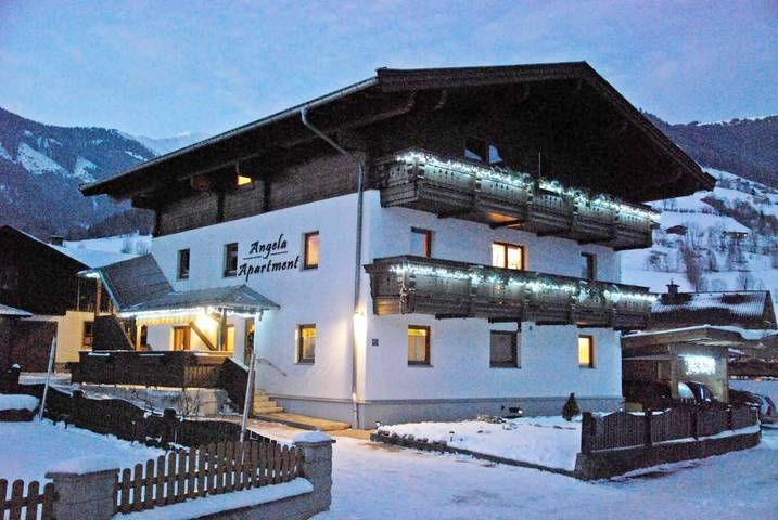 Ferienwohnung für 8 Personen, mit Balkon und Terrasse sowie Garten und Ausblick in Walchen