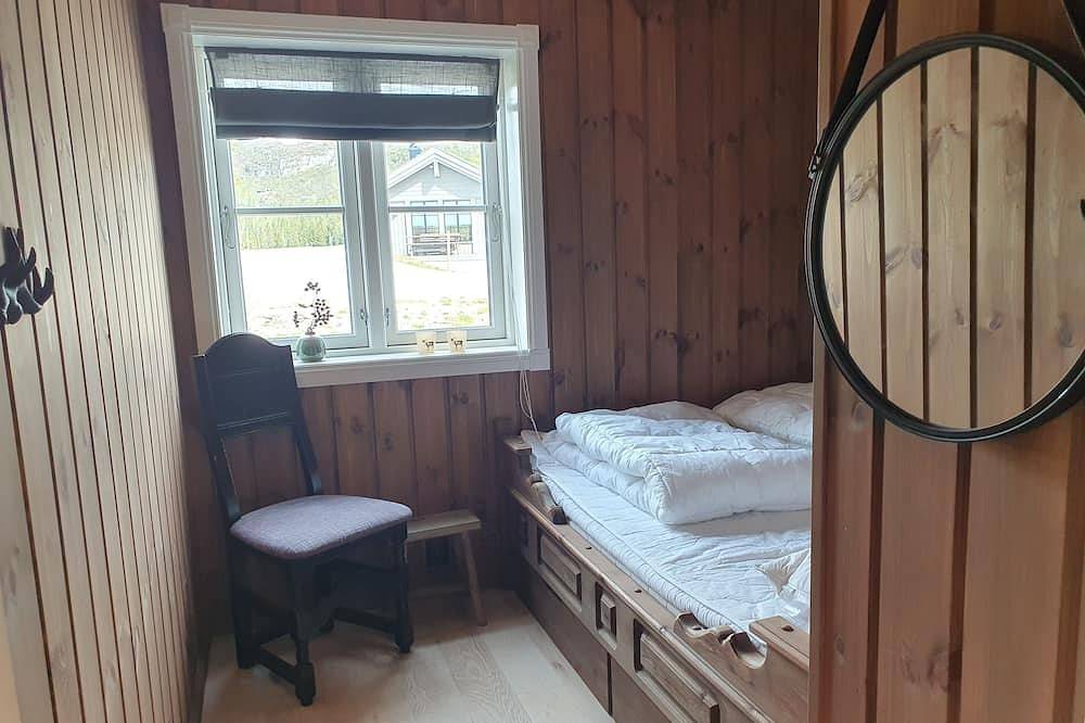 Cabin with fantastic mountain view in Bø
