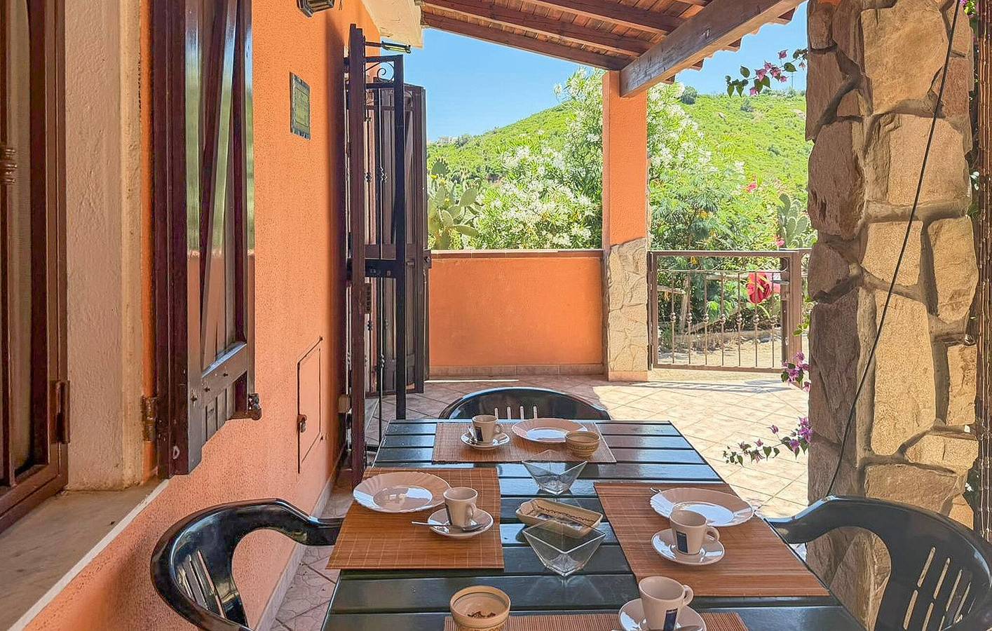 Gemütliche Ferienwohnung mit Terrasse, Küche und WLAN – 700 m vom Strand von Costa Rei entfernt in Costa Rei, Muravera