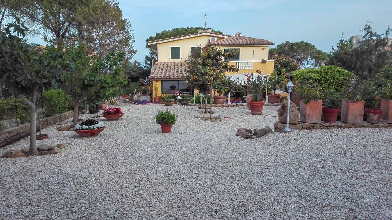 Double or Twin Room with Bathroom in Sas Linnas Siccas, Orosei