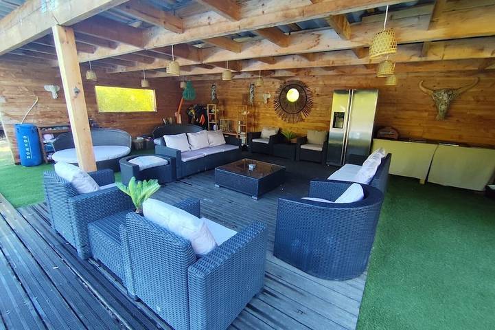 Location de vacances pour 16 personnes, avec jacuzzi ainsi que sauna et jardin, animaux acceptés à Peynier - 2