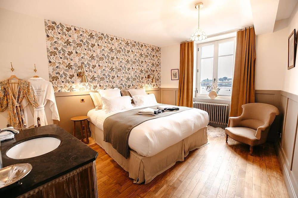 Gite pieds dans l'eau-Casa-Lujoso-Vista al Mar-Baño en la habitacion in Pleudihen-sur-Rance, Región de Dinan