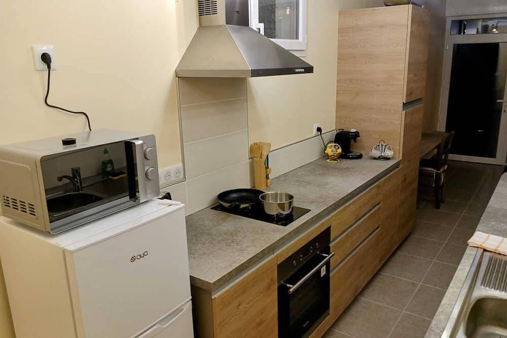 Entire apartment, Gite du Piou in Bourgs sur Colagne, Mende region