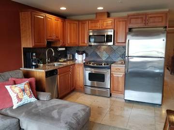 Gîte pour 3 personnes, avec vue ainsi que balcon et piscine à Chelan