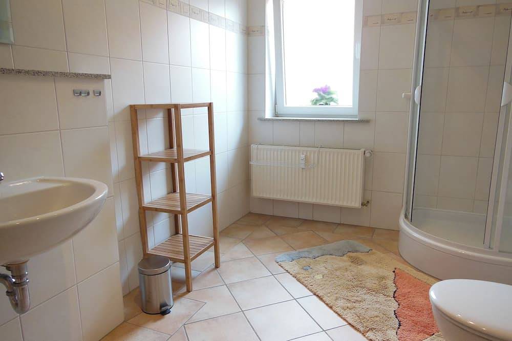 Mehrere liebevoll eingerichtete Wohnunfgen, kleines idyllisch gelegenes Dor in Sietow, Müritz