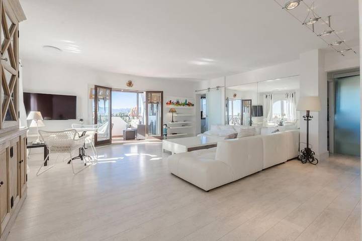 Ferienwohnung für 6 Personen, mit Balkon und Terrasse sowie Ausblick in Montroig Bahia