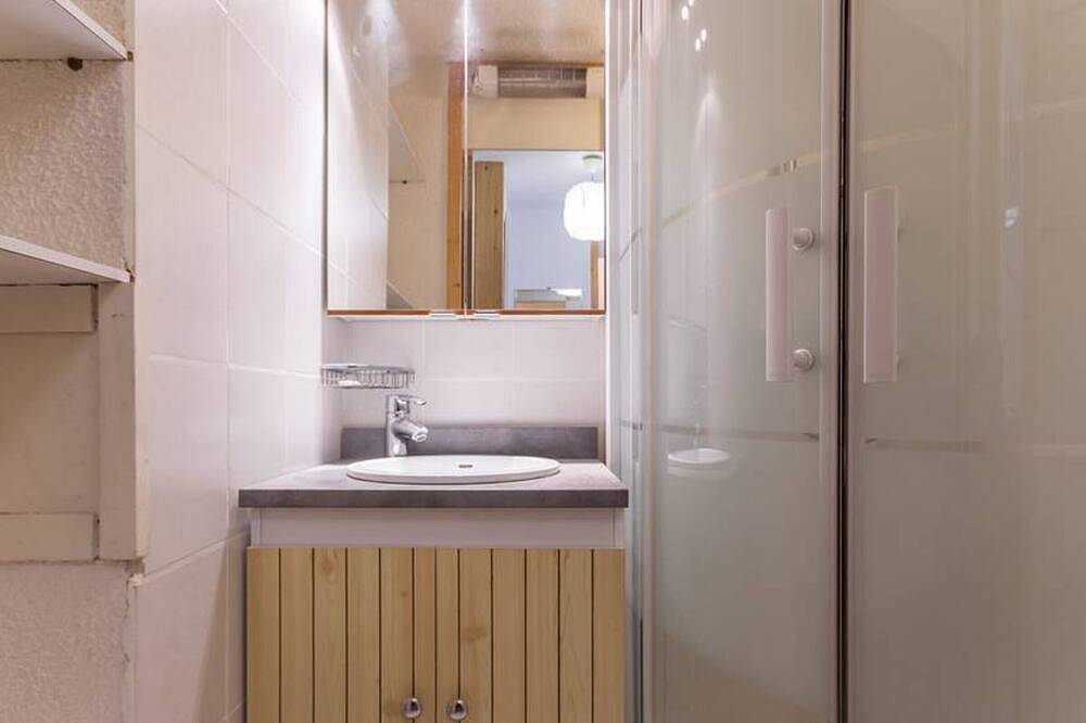 Entire apartment, Bright apartment near slopes with balcony in La Plagne, Bellentre