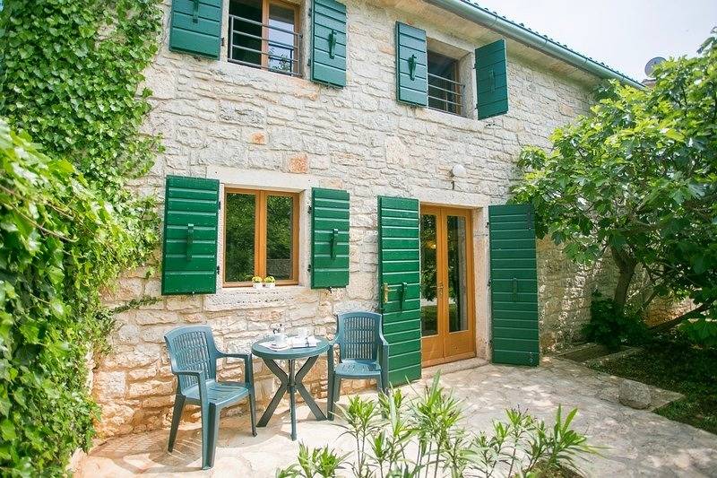 Ganze Wohnung, Abortolami mit Pool und Garten in Selina, Zentralistrien