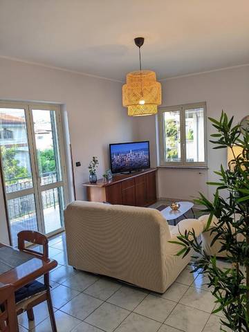 Gîte pour 6 personnes, avec jardin et vue dans Marina di Davoli