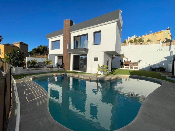 Chalet para 6 personas, con jardín además de piscina y terraza - 1