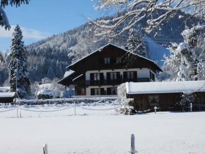Ferienwohnung für 3 Personen, mit Balkon und Garten sowie Ausblick und Seeblick