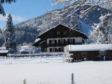 Ferienwohnung für 2 Personen, mit Garten und Seeblick sowie Ausblick und Balkon in Bad Wiessee