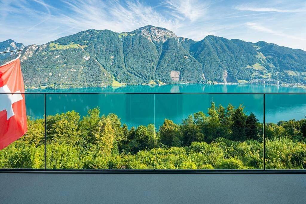 Exklusives Chalet mit traumhafter See- und Bergsicht in Treib, Seelisberg