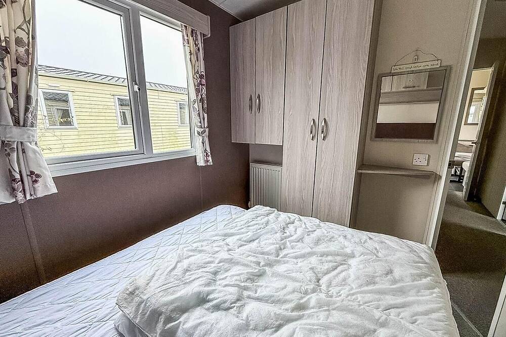 Superb 8 berth caravan for hire at a great holiday park in Norfolk in California (Great Yarmouth), Great Yarmouth