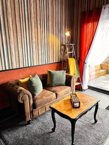 Gîte pour 2 personnes, avec terrasse et jacuzzi ainsi que jardin et piscine à Woignarue