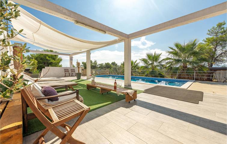 Ferienwohnung für 4 Personen, mit Pool und Terrasse sowie Garten auf Vir - 2