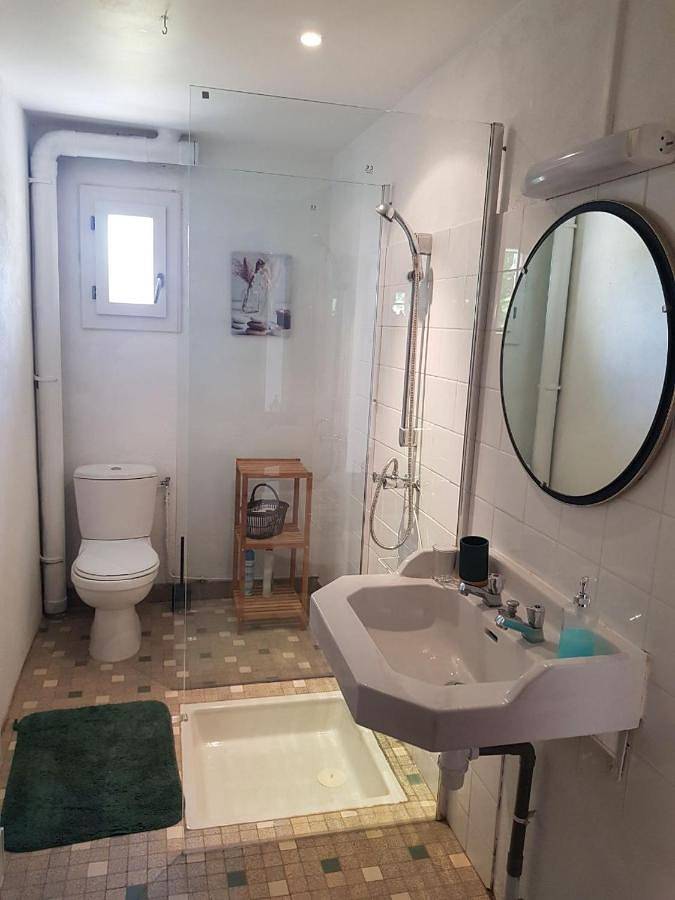 Location de vacances pour 2 personnes, avec jardin ainsi que terrasse et vue à Capdrot - 3