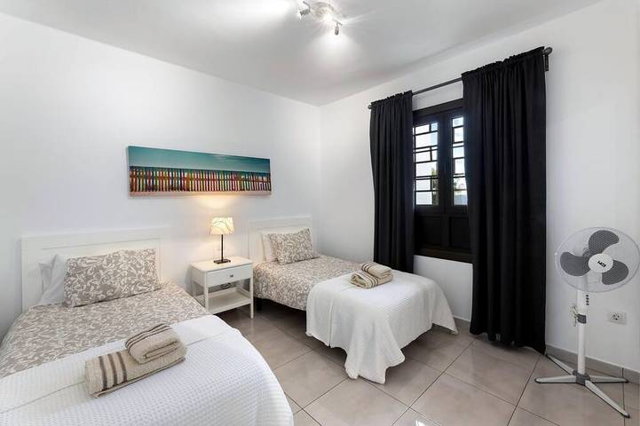 Ganze Wohnung, Schöne 2 Schlafzimmerwohnung hat sich auf der Seeseite niedergelassen in Puerto del Carmen, Tías