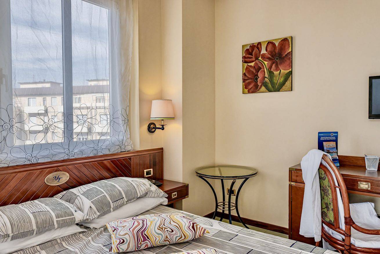 Tornese double balcony with sea view in Marina di Cecina, Cecina