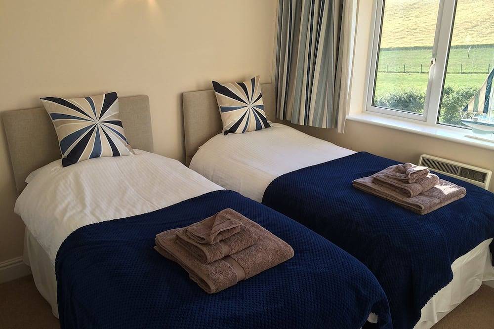 Entire apartment, Luxury Apartment, Magnificent Sea Views, Private Access to Beach, Bigbury-on-Sea in Bigbury-on-Sea, Bigbury on Sea