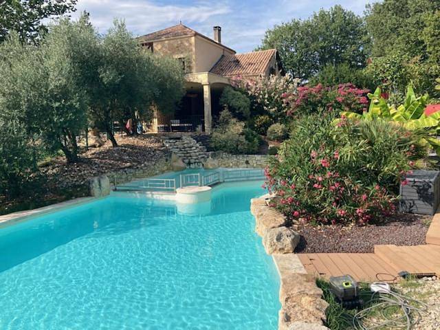 Location de vacances pour 14 personnes, avec piscine et terrasse ainsi que jardin et vue à Mauzens-et-Miremont - 3