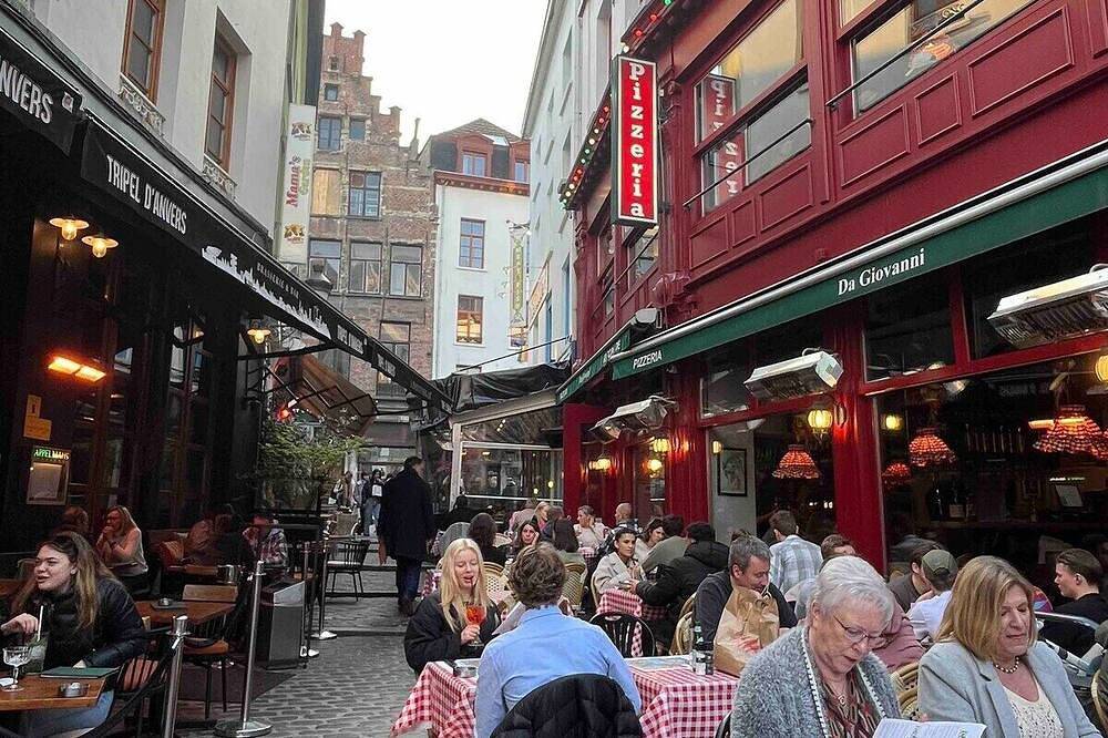 Geheel appartement, City Studio+Free Parking+Elevator in Antwerpen, Antwerpen en omgeving