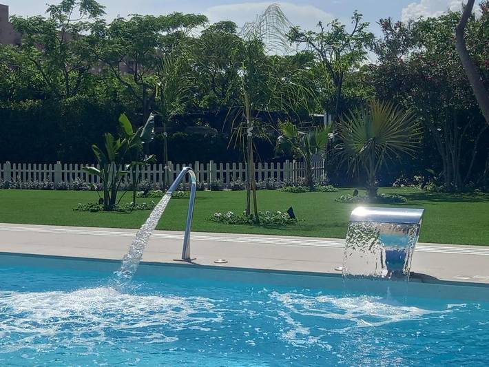 Location de vacances pour 4 personnes, avec bassin pour enfant ainsi que jardin et piscine à Cabanes - 4