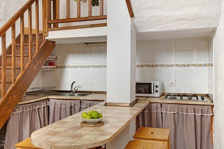 Vacation Home 'Mirador de la Abuela' with Sea View, 2 Terraces & Wi-Fi in Gáldar, North Gran Canaria