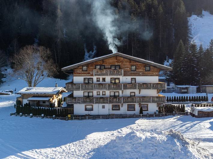 Ferienhaus für 48 Personen, mit Garten und Terrasse