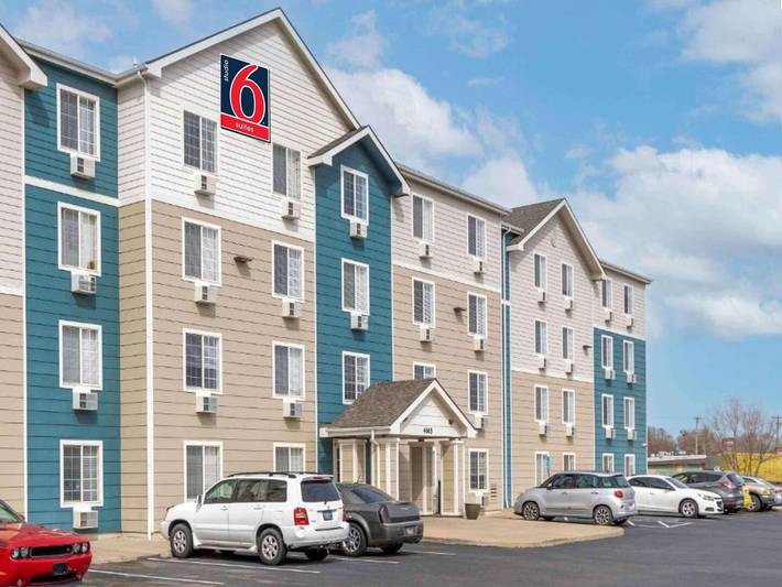 Hotel for 4 people, with pets in Kansas