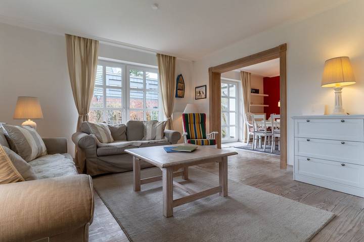 Lüttje Haubarg - Großzügiges Reetdachhaus in ruhiger Lage mit tollem Grundstück! in St. Peter-Ording, Eiderstedt
