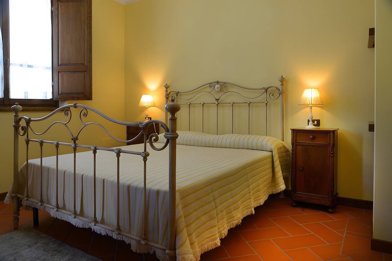 Entire apartment, Apartment 'La Valle - Podere Del Griccia' with Shared Pool, Wi-Fi and Air Conditioning in Civitella in Val di Chiana, Chianti