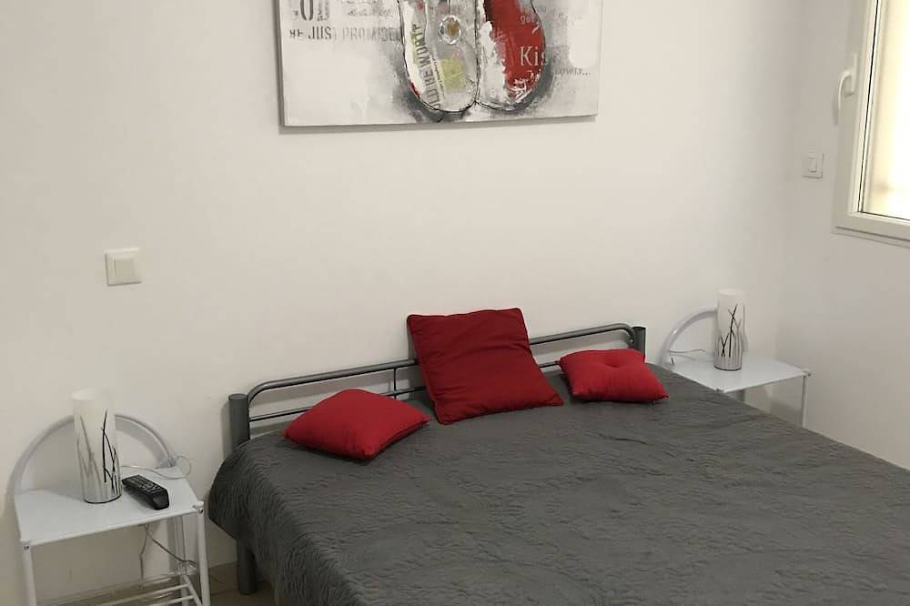Apartamento entero, T2 in new residence, fully equipped + air conditioning/wifi and parking  in L'Île-Rousse, Region de Calvi