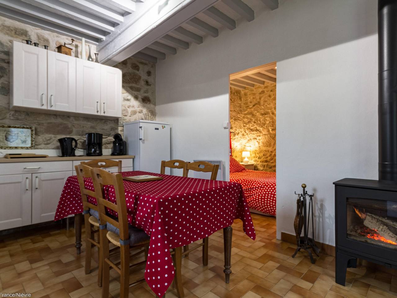 Encantador gîte en Morvan con terraza, admite mascotas, cerca del lago y actividades in Planchez, Lago de Settons