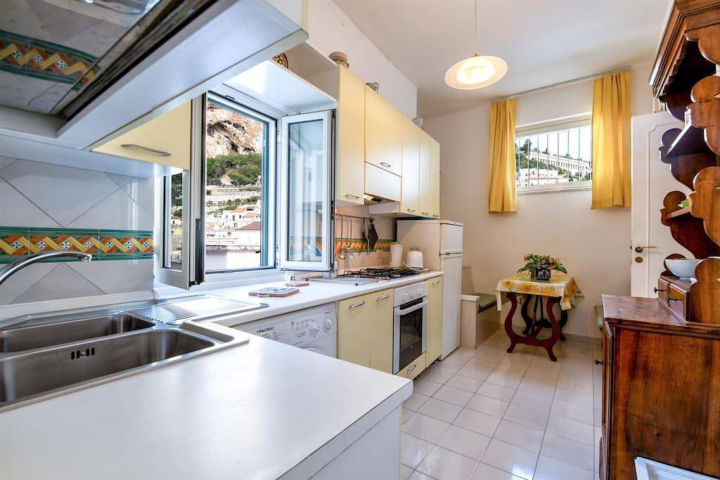 Ganze Wohnung, Ferienwohnung für 6 Personen mit Balkon/Terrasse in Amalfi, Amalfiküste