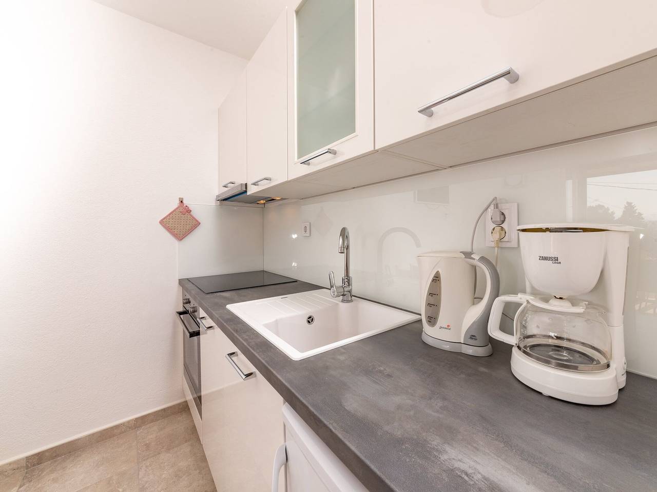 Ganze Wohnung, Apartments Magdalena - Apartment with Sea View and Terrace (A3) in Bol, Brac