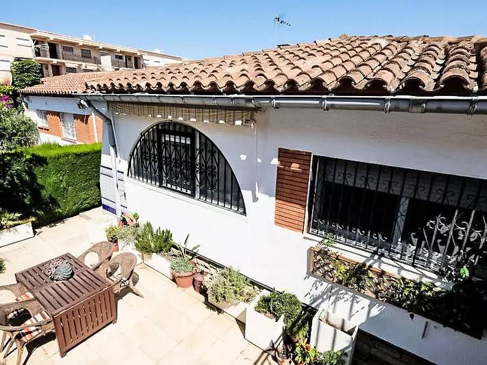 Villa for 6 people, with terrace in Cambrils