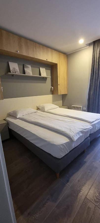 Ferienwohnung für 4 Personen, mit Terrasse und Ausblick in Zlatibor