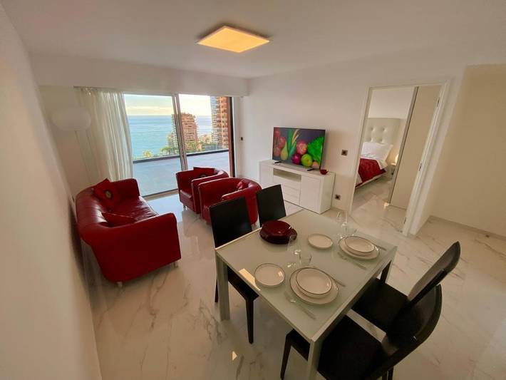 Gîte pour 2 personnes, avec Balcon et Terrasse ainsi que Piscine et Vue à Monaco - 2