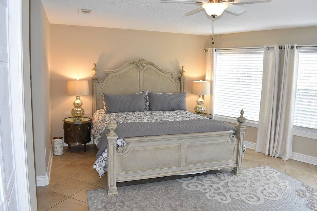 New Orleans Area Waterfront Home (Slv) Wunderschön eingerichtetes Sea la Vie in Eden Isle, Lake Pontchartrain