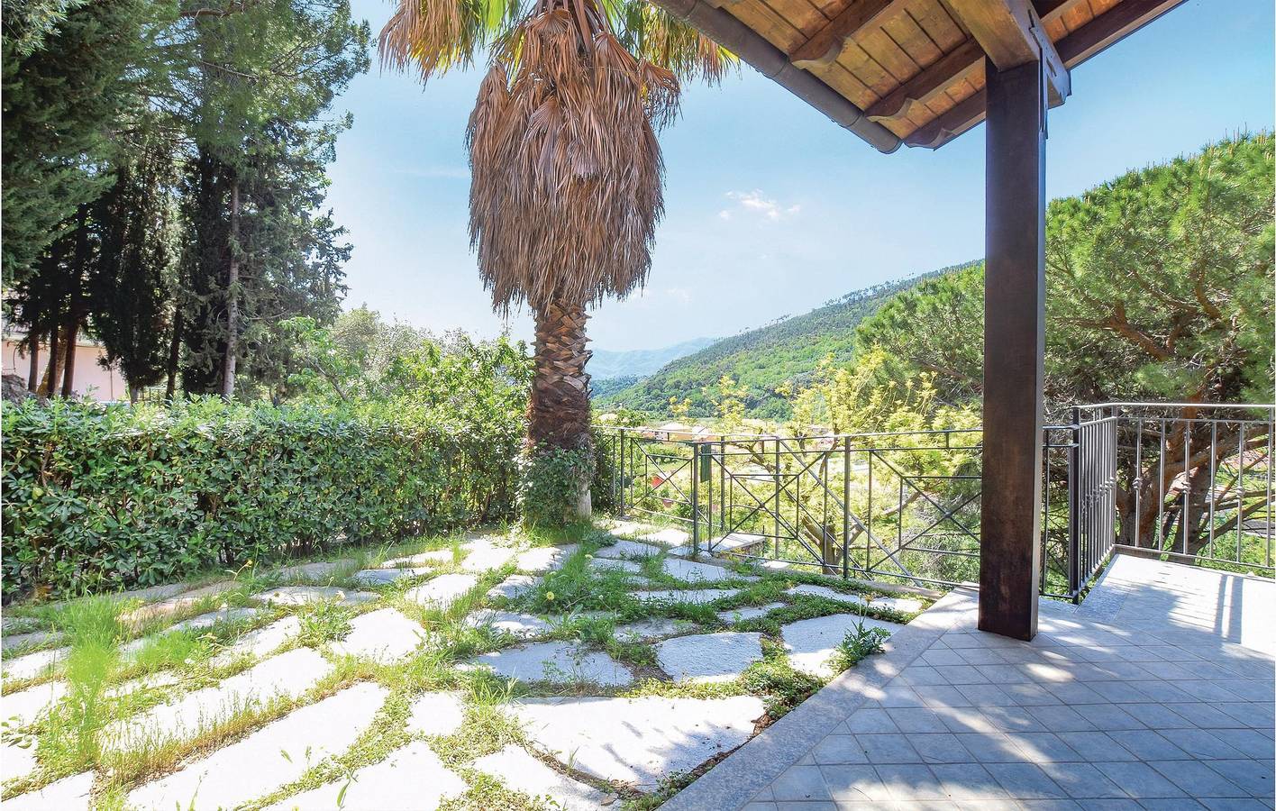 Gemütliche Wohnung mit Terrasse & Parkplatz in Cisano sul Neva, Riviera di Ponente